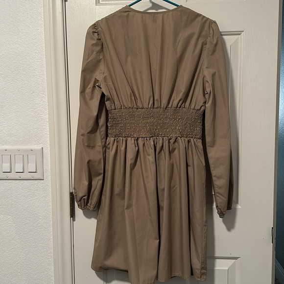 SHEIN Frenchy Solid Ruched Shirred Back Dress - Picture 9 of 9